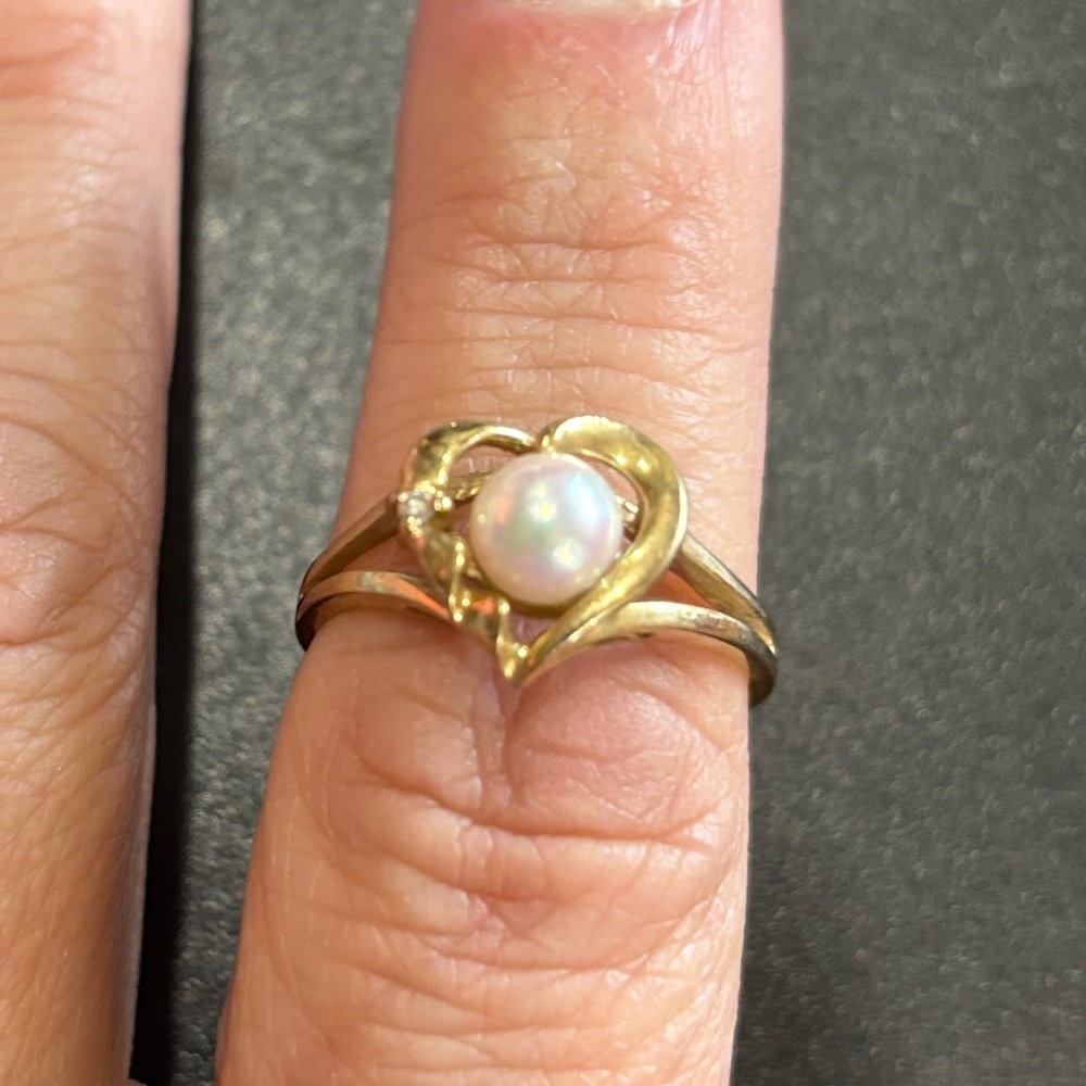 Vintage Gold Heart Ring with Opal